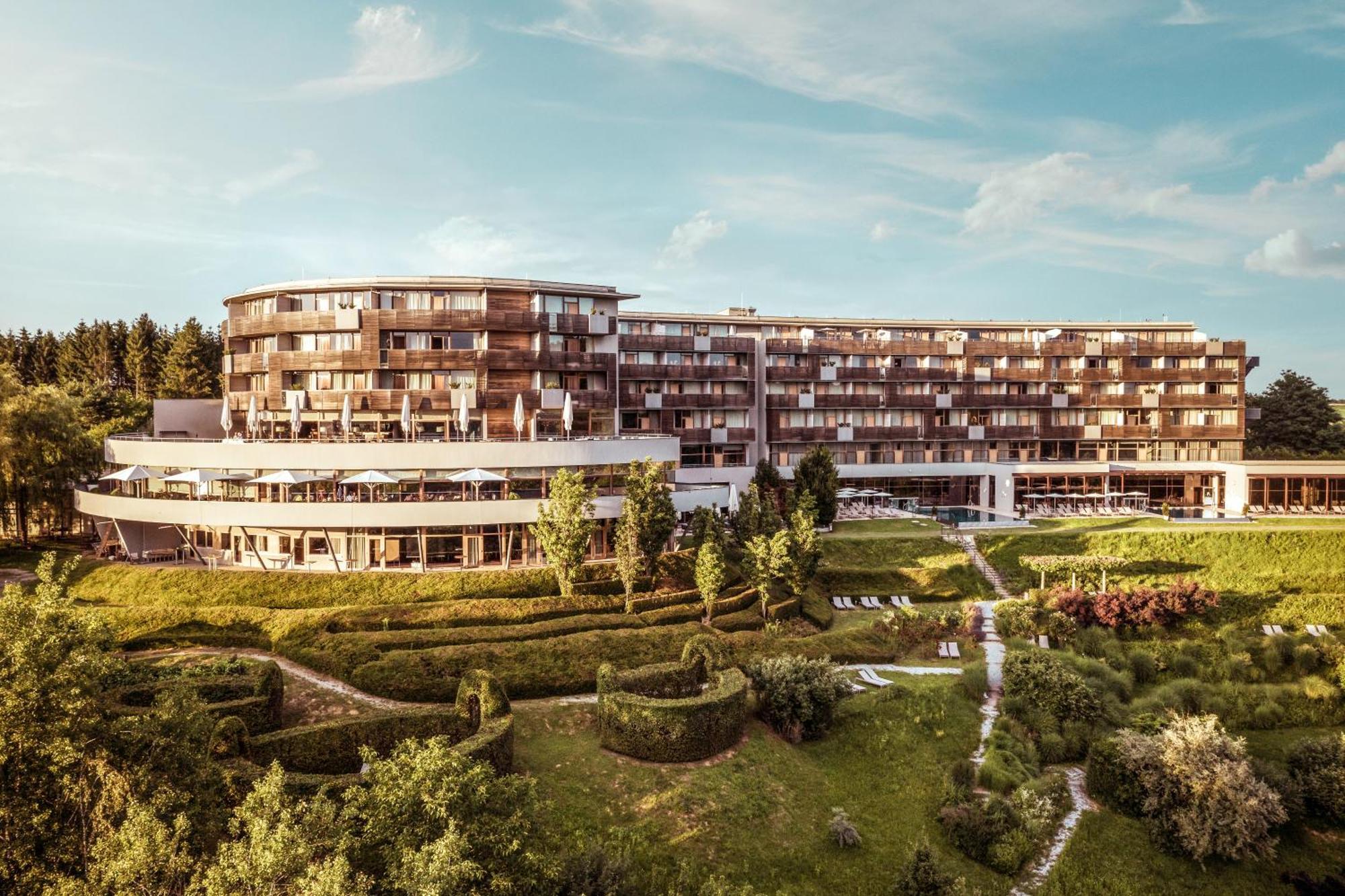 Falkensteiner Balance Resort Stegersbach - Adults Only Εξωτερικό φωτογραφία The new building of the University Hospital of Western Ontario