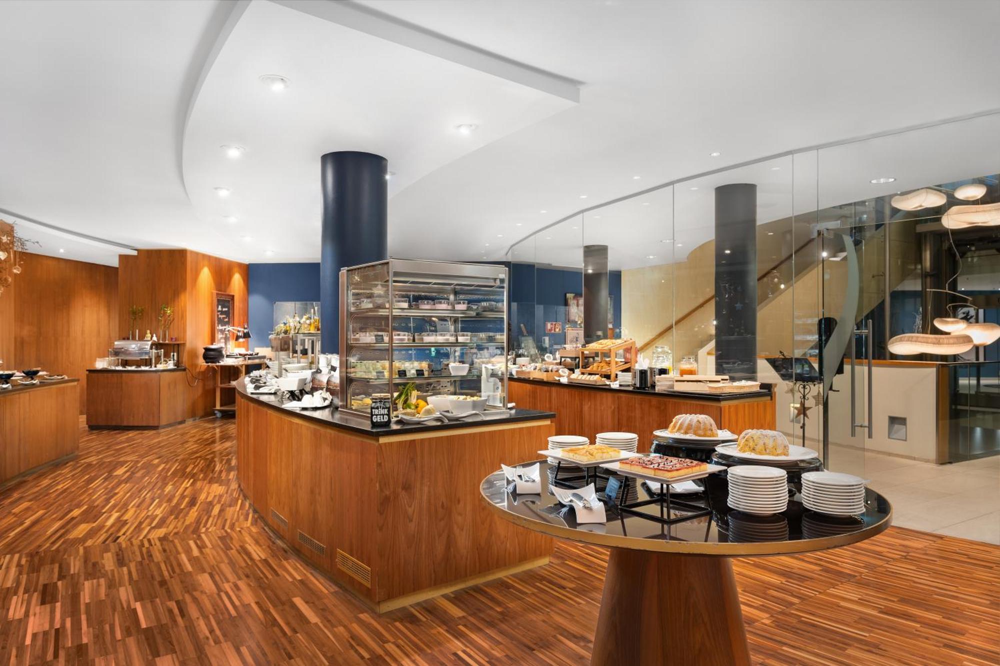 Falkensteiner Balance Resort Stegersbach - Adults Only Εξωτερικό φωτογραφία The lounge at the airport