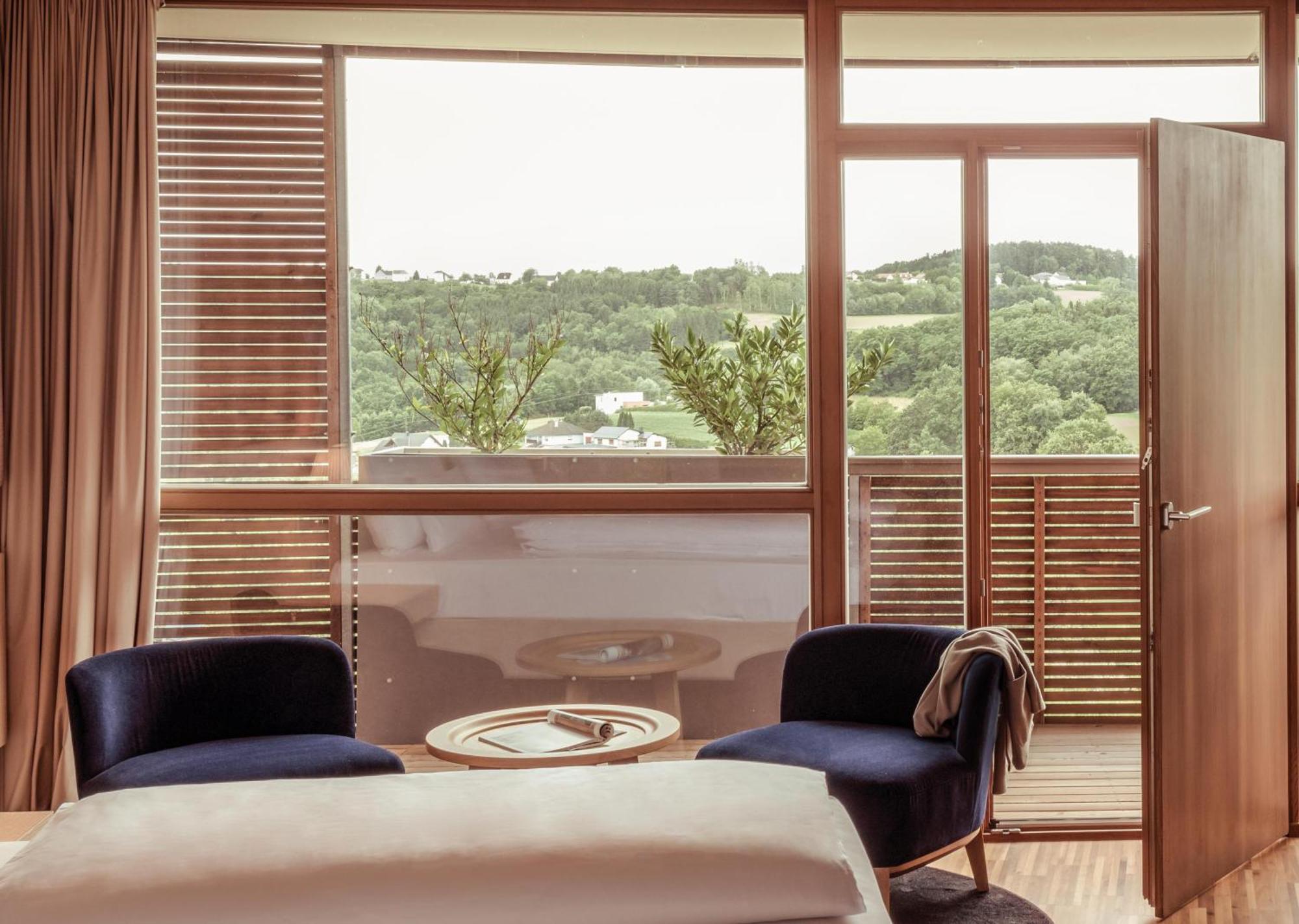 Falkensteiner Balance Resort Stegersbach - Adults Only Δωμάτιο φωτογραφία A room at the hotel