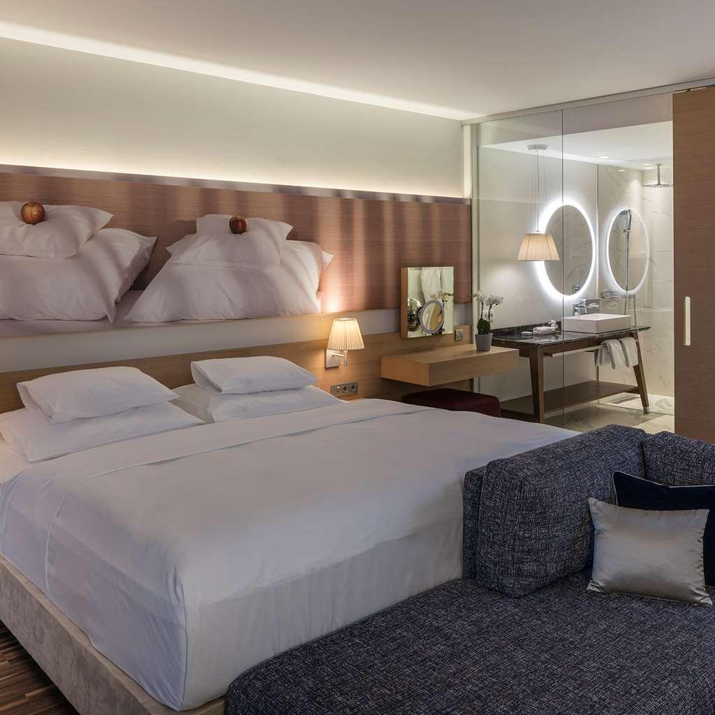 Falkensteiner Balance Resort Stegersbach - Adults Only Δωμάτιο φωτογραφία A room at the hotel