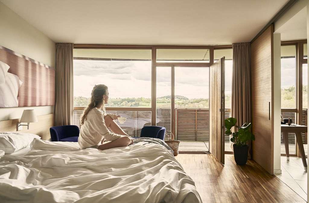 Falkensteiner Balance Resort Stegersbach - Adults Only Δωμάτιο φωτογραφία A bedroom at the hotel
